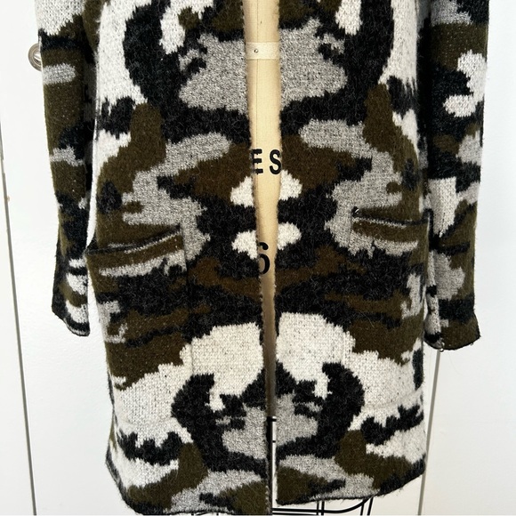 Venus Camouflage Open Front Long Cardigan - Picture 3 of 11